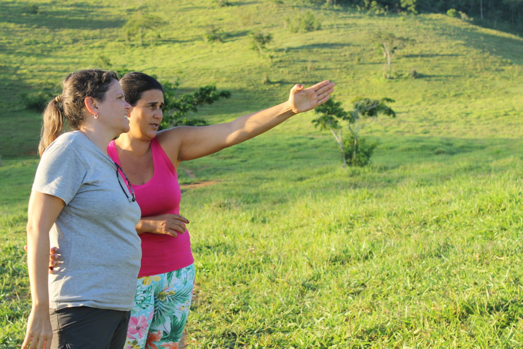 Mulheres durante monitoramento de campo Daniel Hunter/WRIBrasil